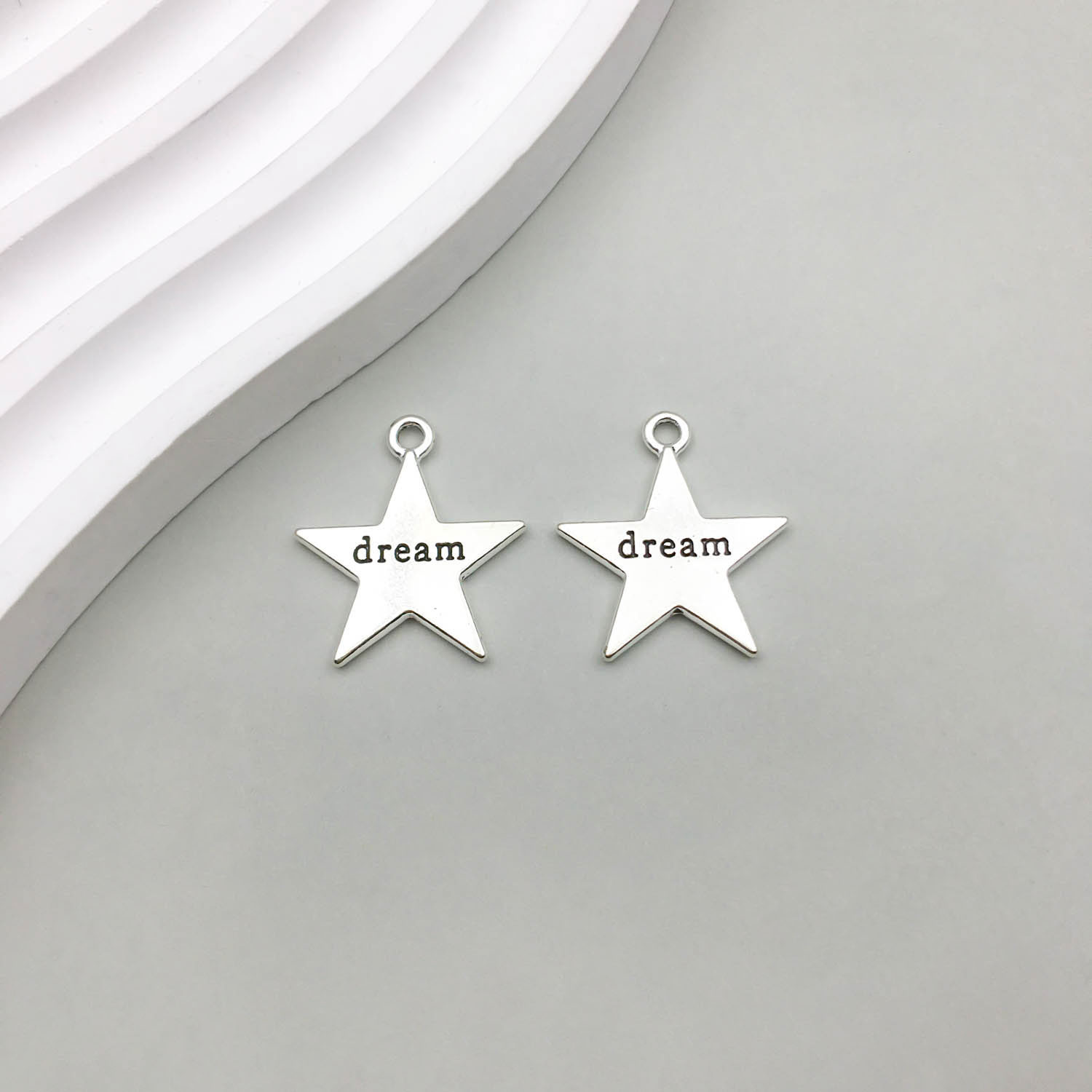 1 Ancient silver star letter dream20 * 23mm-1.8g-10936