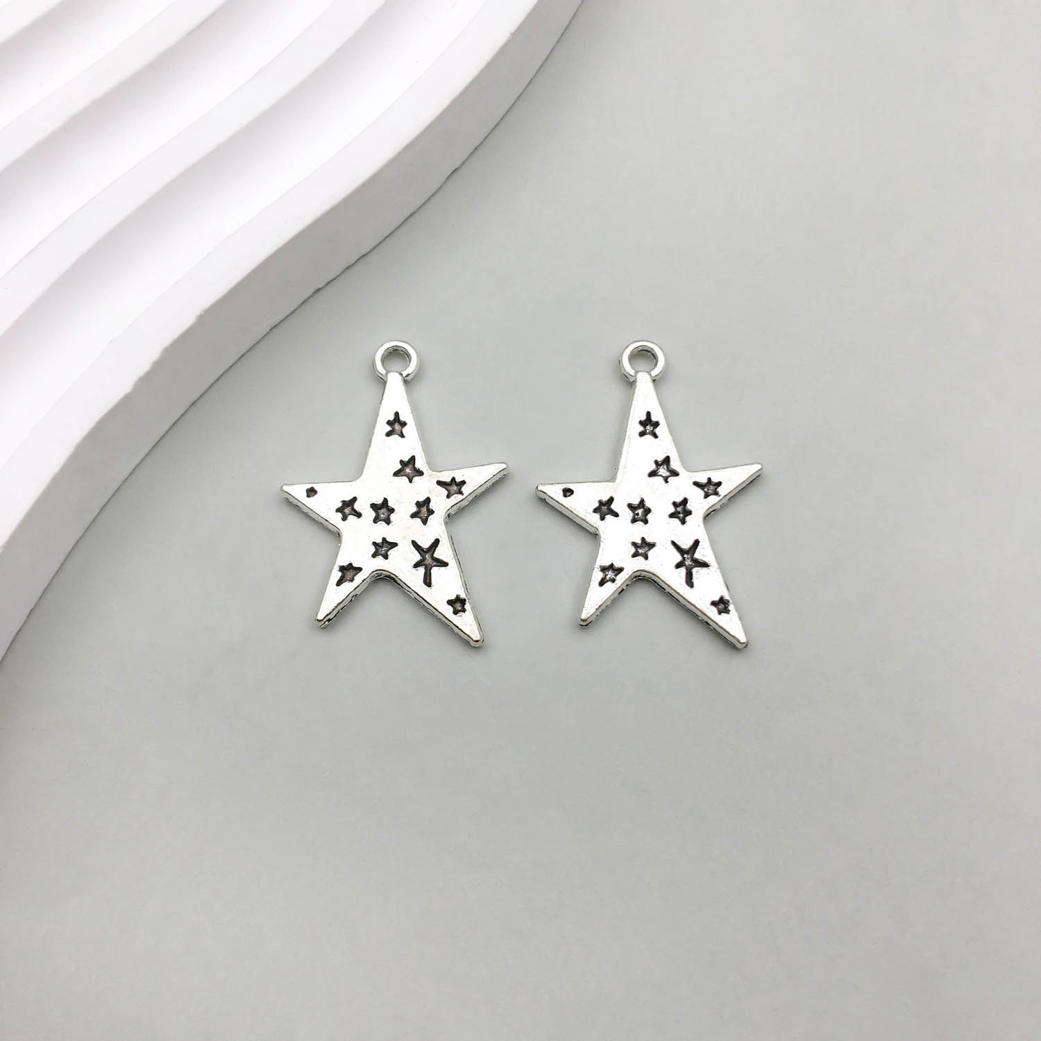 1 Ancient silver star 21*30mm-2.4g-10946