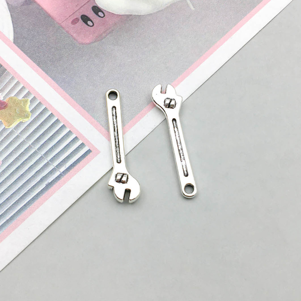 1 ancient silver wrench 6*24mm-0.6g-11184