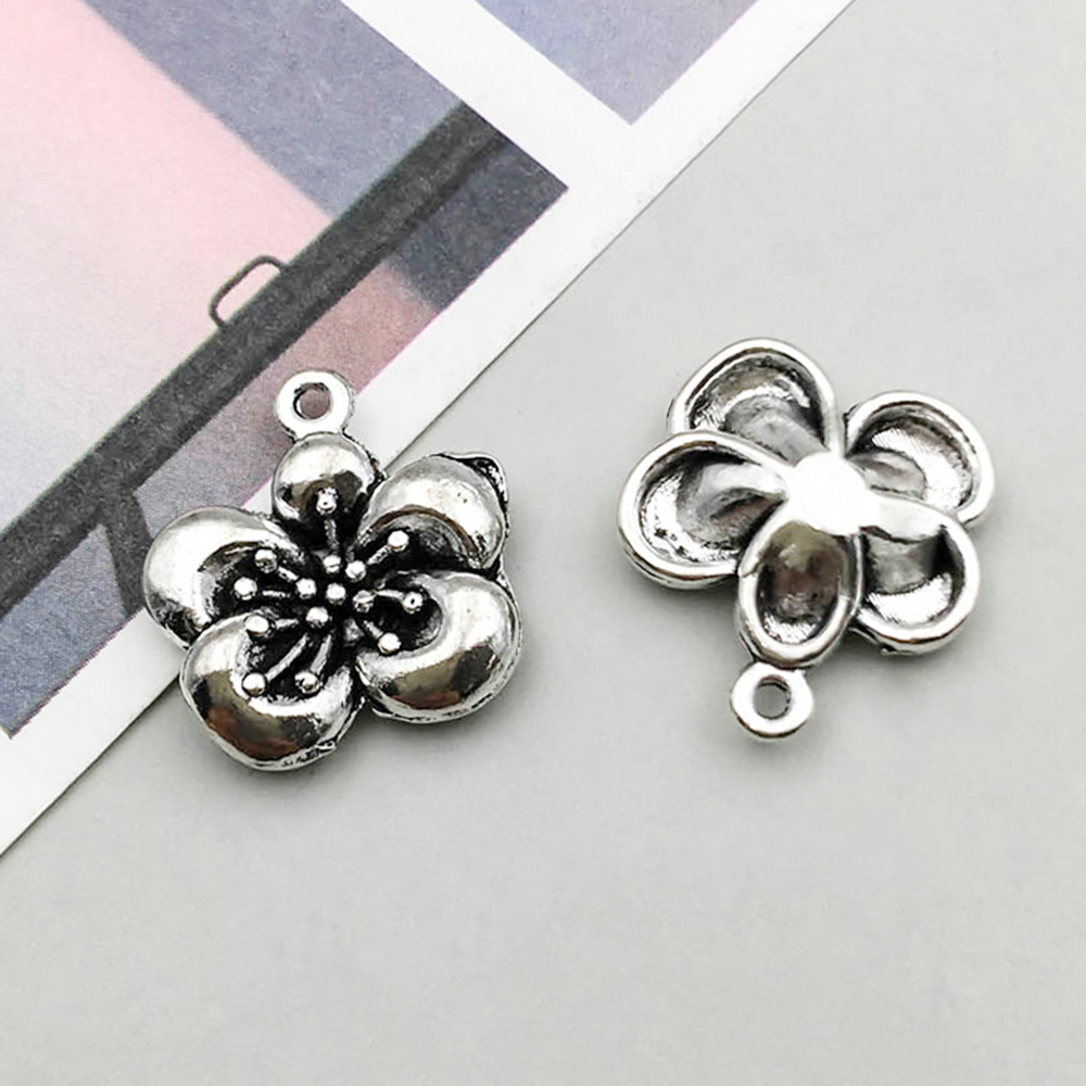 1 ancient silver plum 14*15mm-1.1g-5075