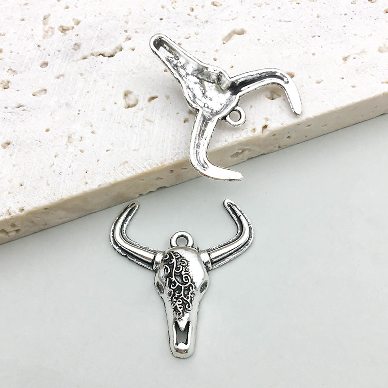 1 ancient silver skull cow head 18*20mm-1.4g-16967