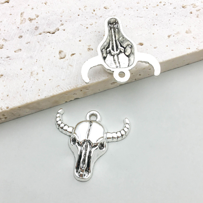 1 ancient silver skull cow head 19*18mm-2.3g-16969