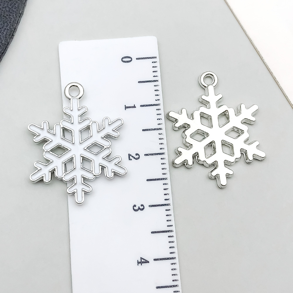 1 white oil dripping christmas snowflake 24*19mm-1.6g-19648
