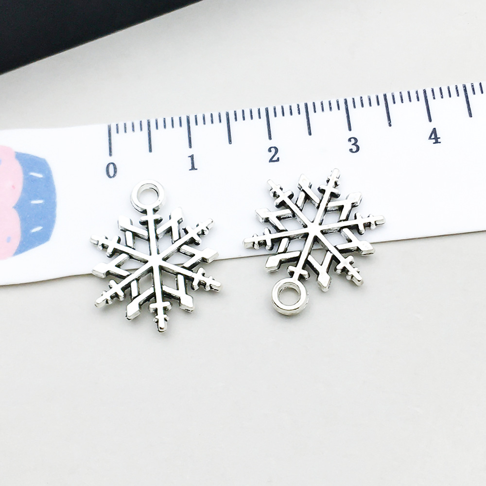 1 ancient silver alloy christmas snowflake 19*15mm-1.1g-19052