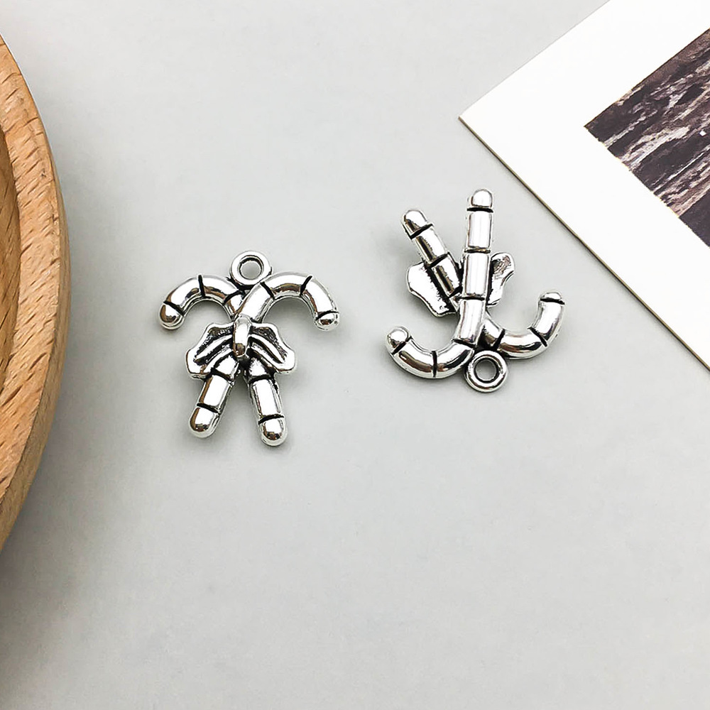 1 ancient silver Christmas crutch 17*19mm-1.8g-3997