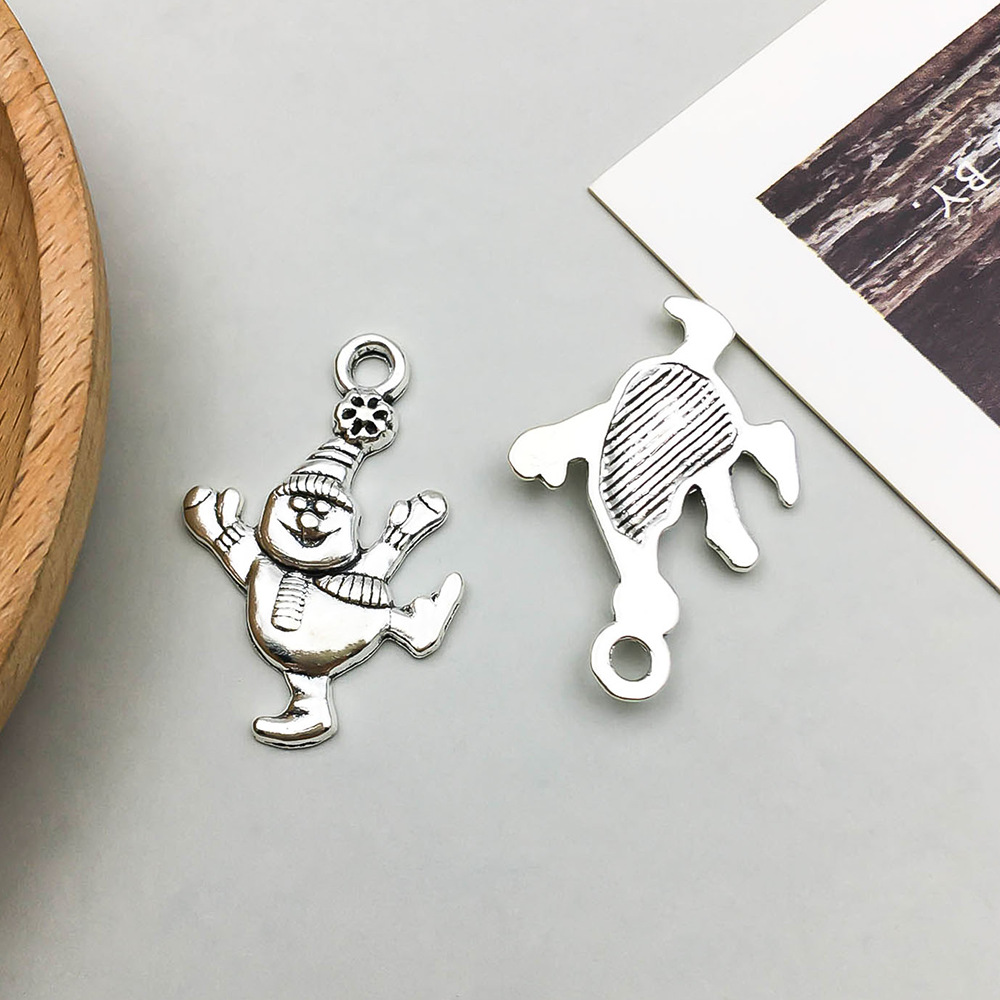 1 ancient silver Christmas snowman 20*30mm-2g-4076