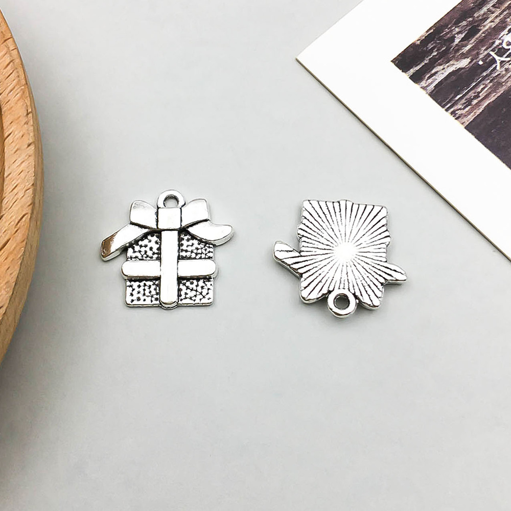 1 ancient silver Christmas gift box 16*15mm-1.3g-8844