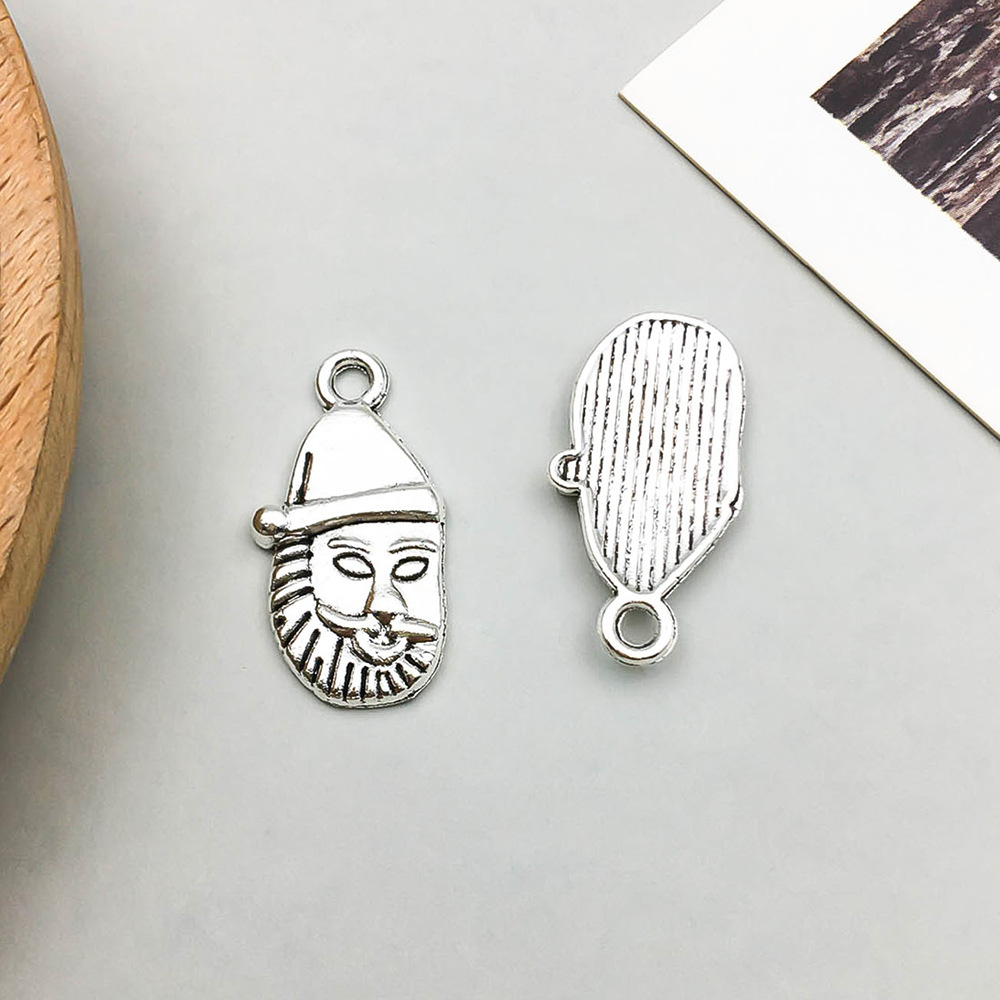 1 Ancient Silver Santa Claus Head 11*22mm-1.2g-8847