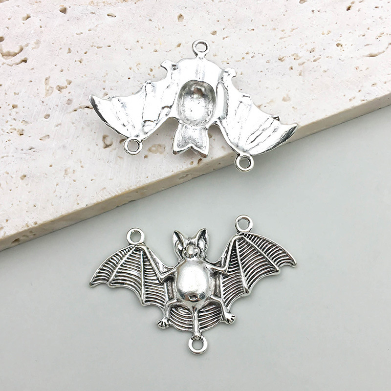 1 ancient silver bat 48*30mm-5.3g-5337