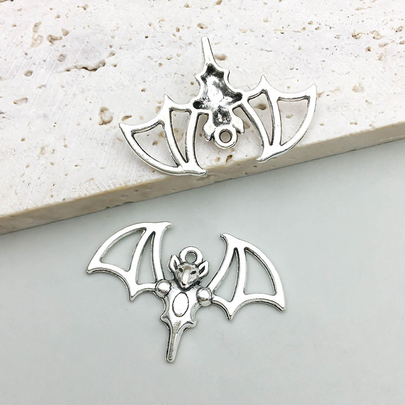 1 ancient silver bat 33*22mm-1.9g-10856