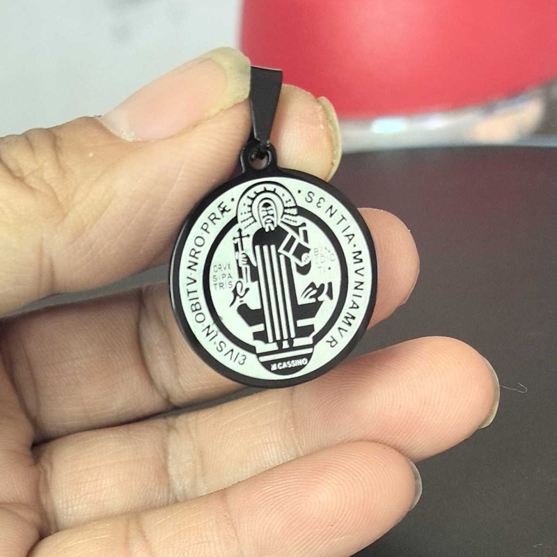 Black exorcist father   black pearl chain corrosion style