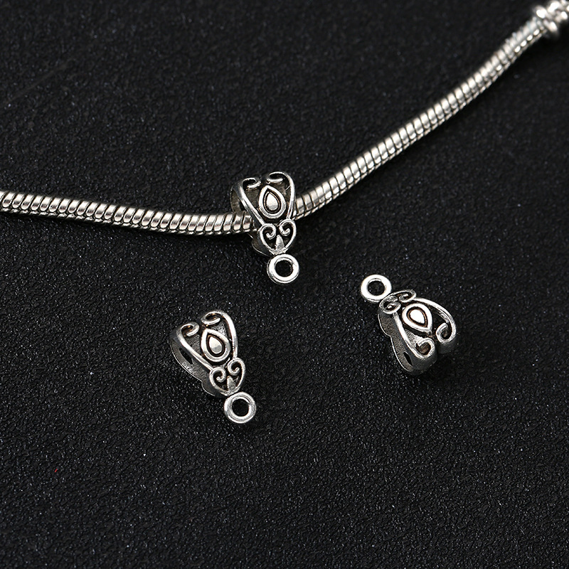 Casual pattern (approximately length: 1.2cm width: 0.6cm hole diameter: 0.3cm)