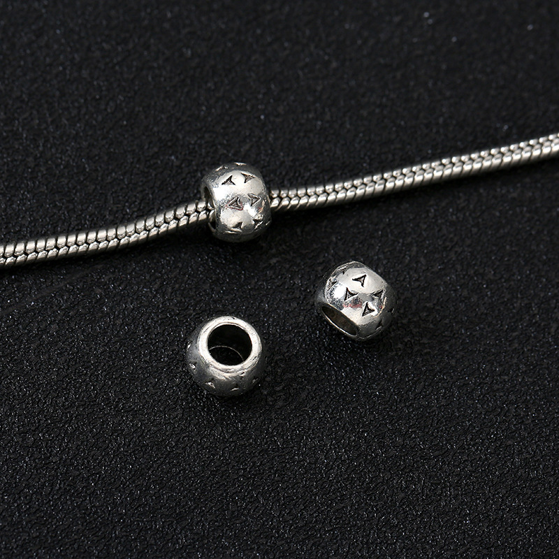 Straight hole printing beads (approximately length: 0.6cm width: 0.6cm hole diameter: 0.5cm)