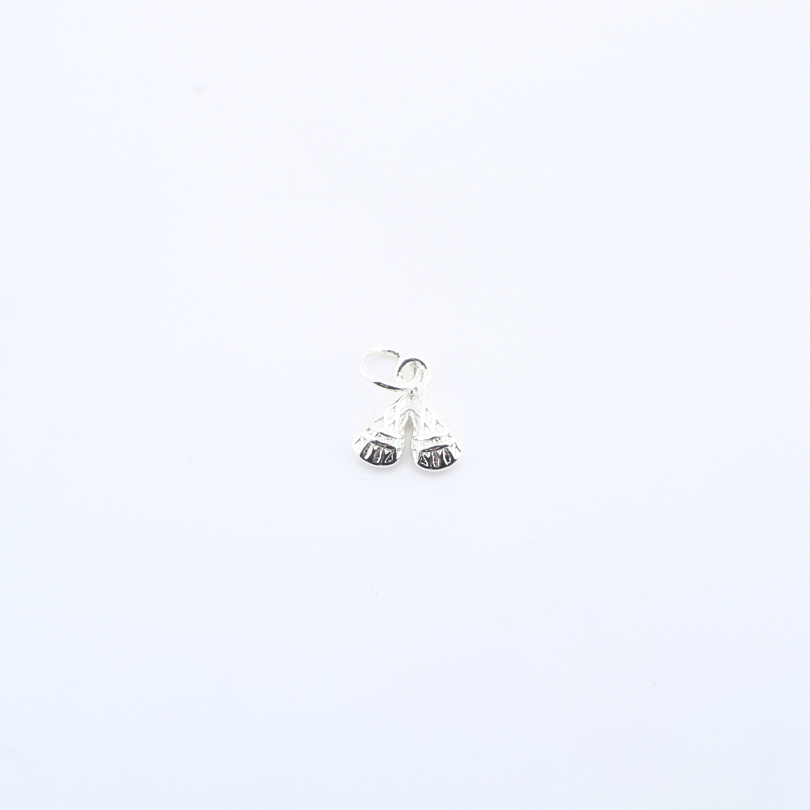 серебряный