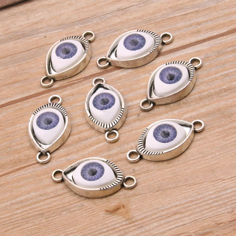 Ancient silver-purple eyes