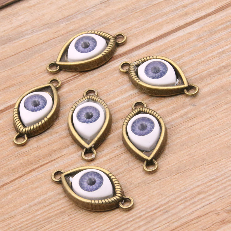 Ancient Green-purple eyes