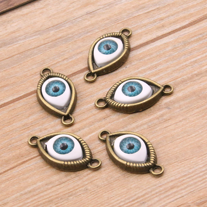 Ancient blue-blue eyes