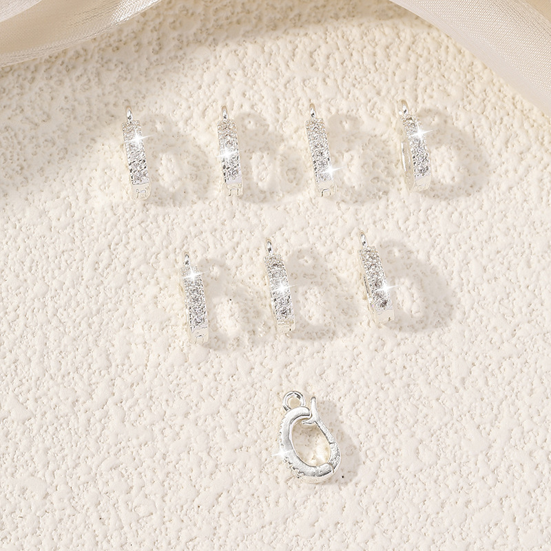 серебряный