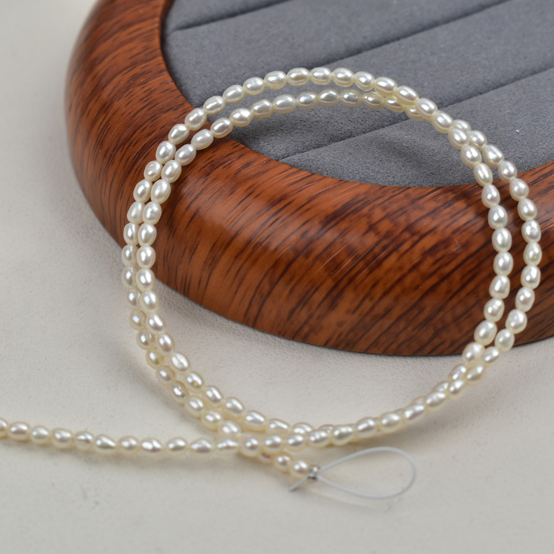 White millet beads/steel wire string