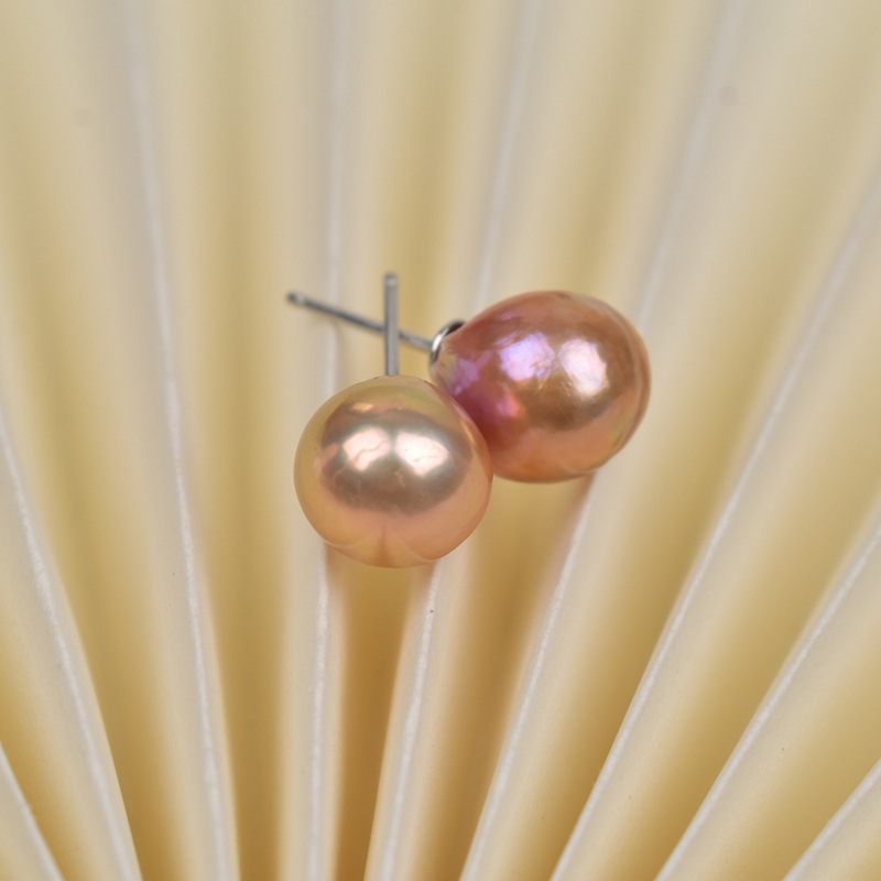 Natural pink-gold light