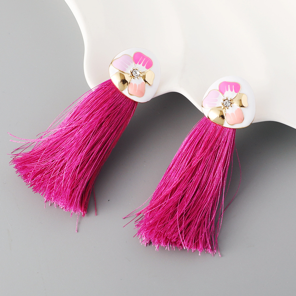 Pink-tassel style