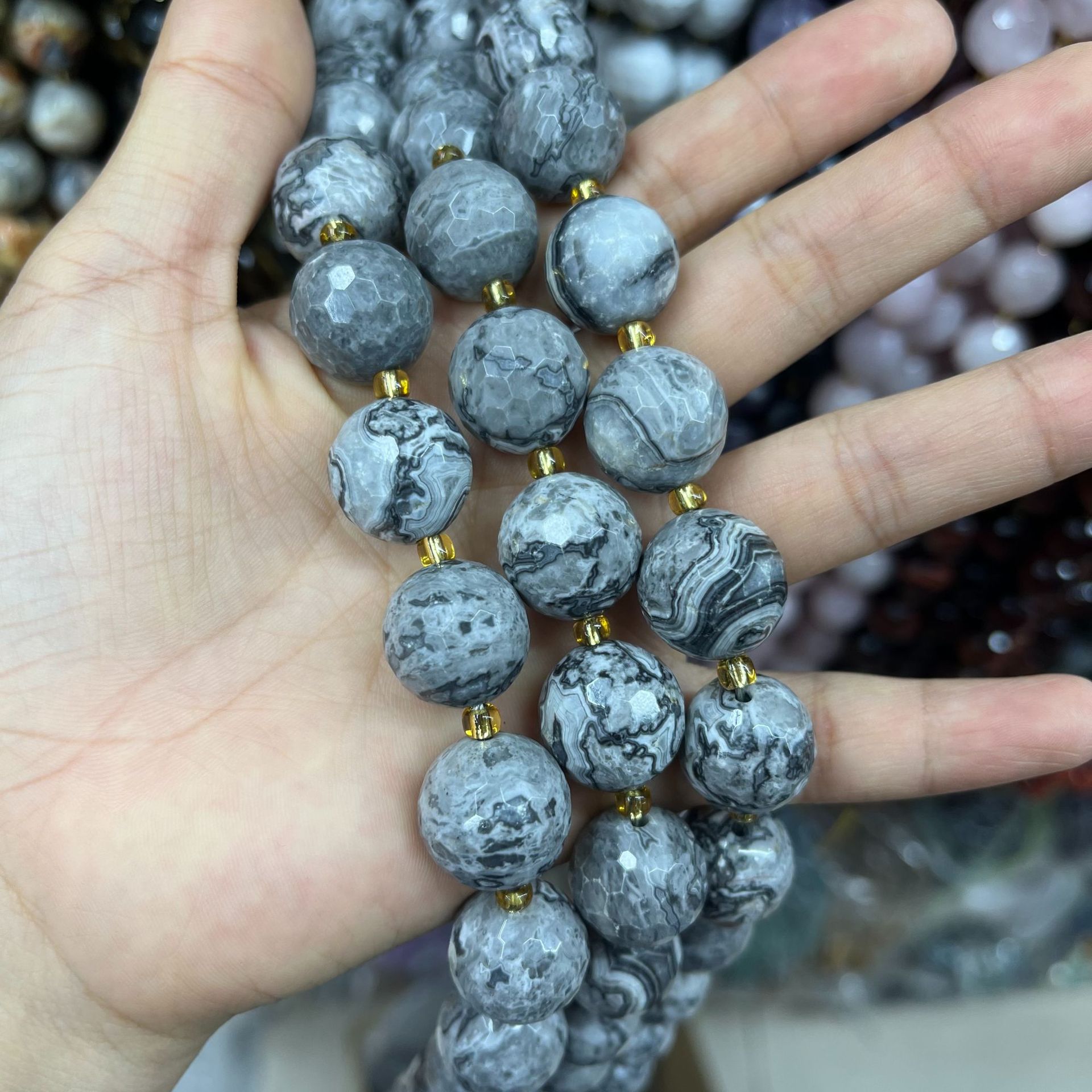 Карта камня