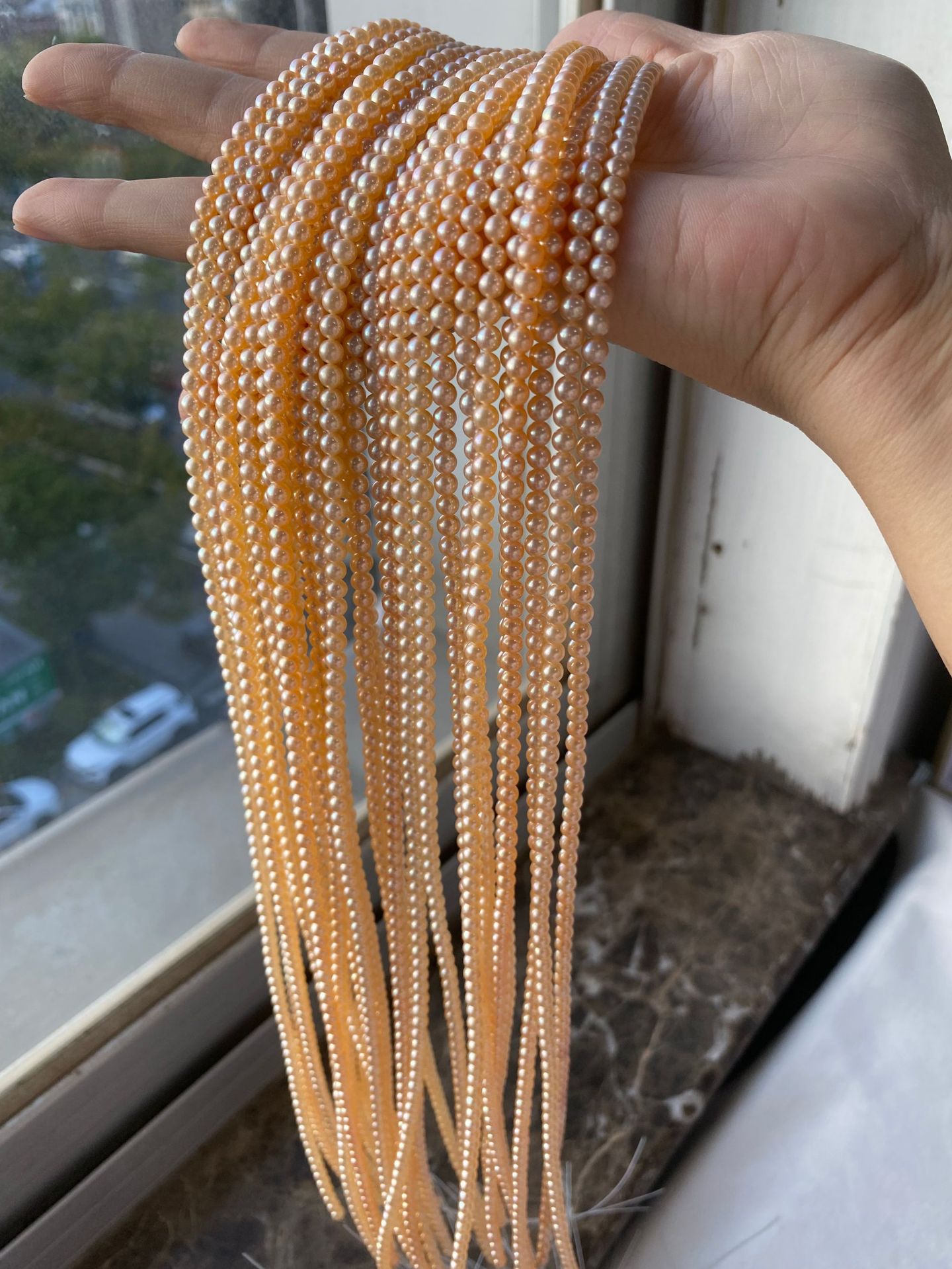 3-4mm nearly round beads [strong light pink]