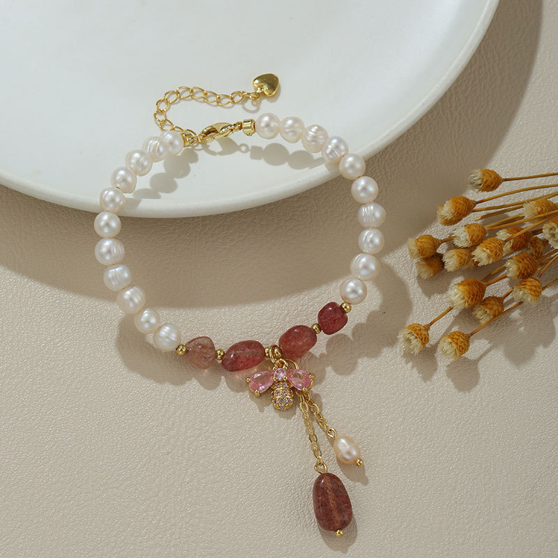B4193 natural pearl rose quartz bee