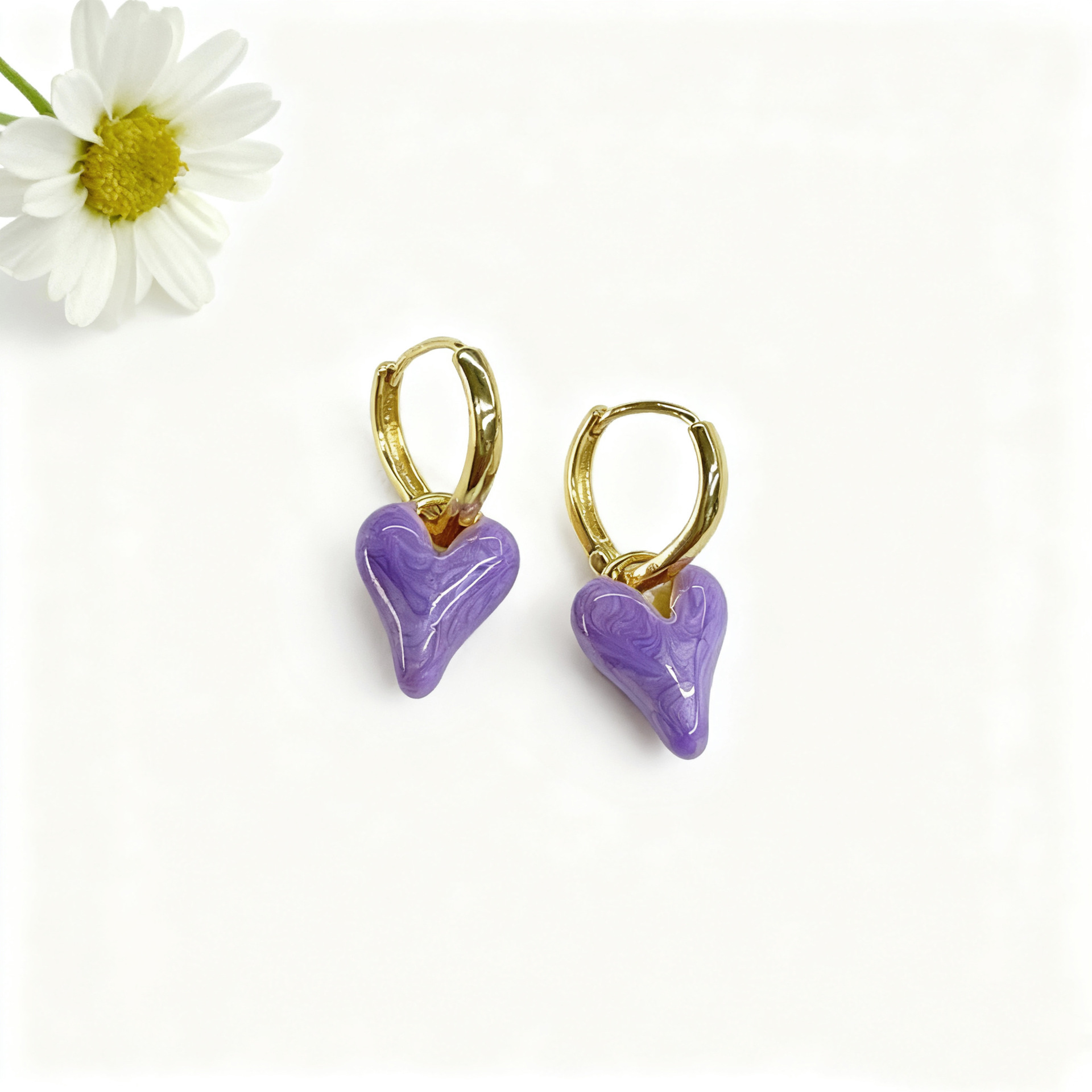 фиолетовый