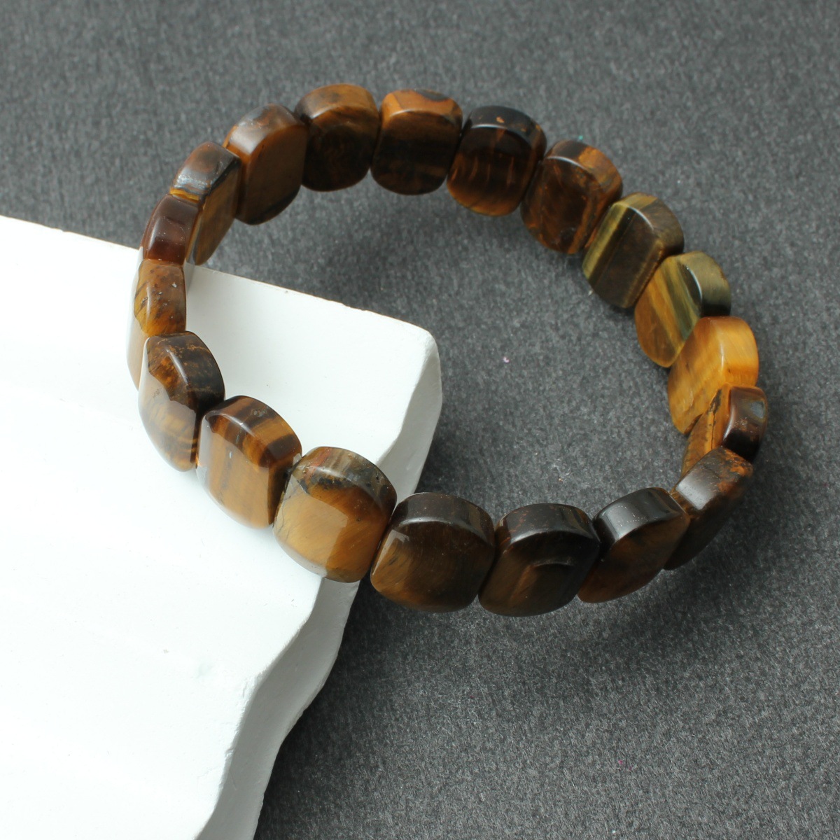 Tiger eye