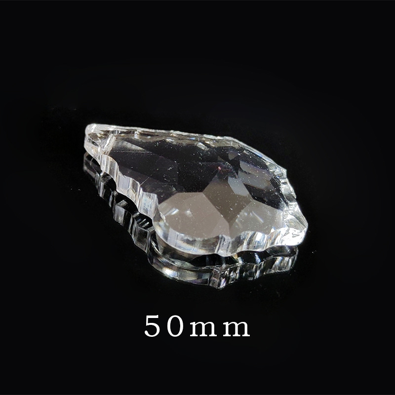 Transparent maple leaf pendant (50mm)