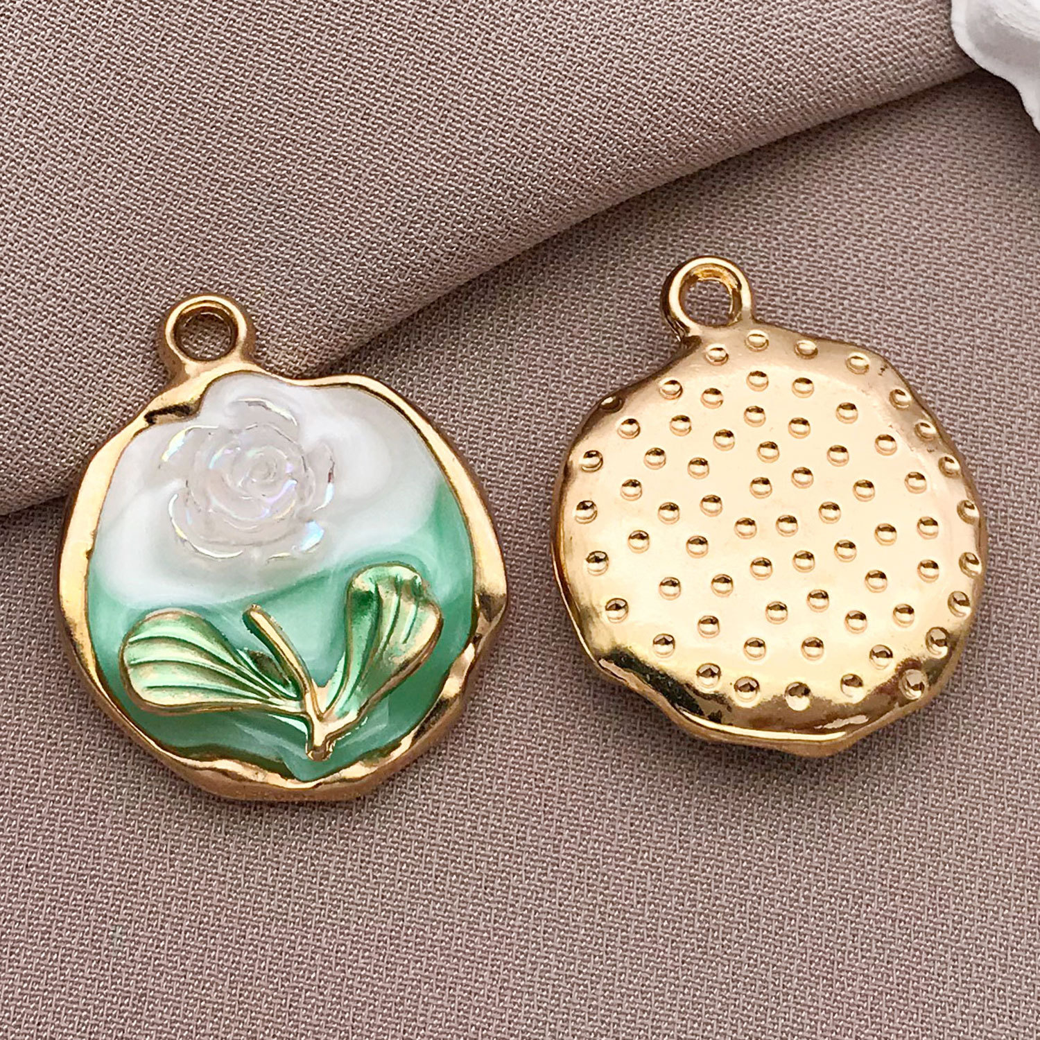 1 dripping oil green two-color flower brand oil painting 24x19mm-21170-3.2g