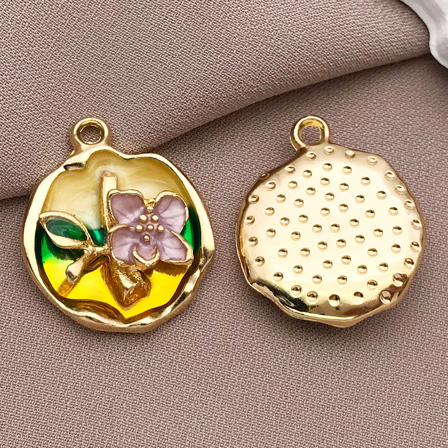 1 dripping oil yellow three-color flower brand oil painting 24x19mm-21175-3.5g