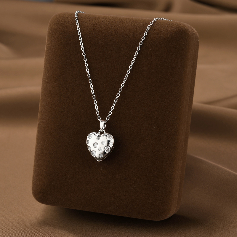 9300-silver love necklace
