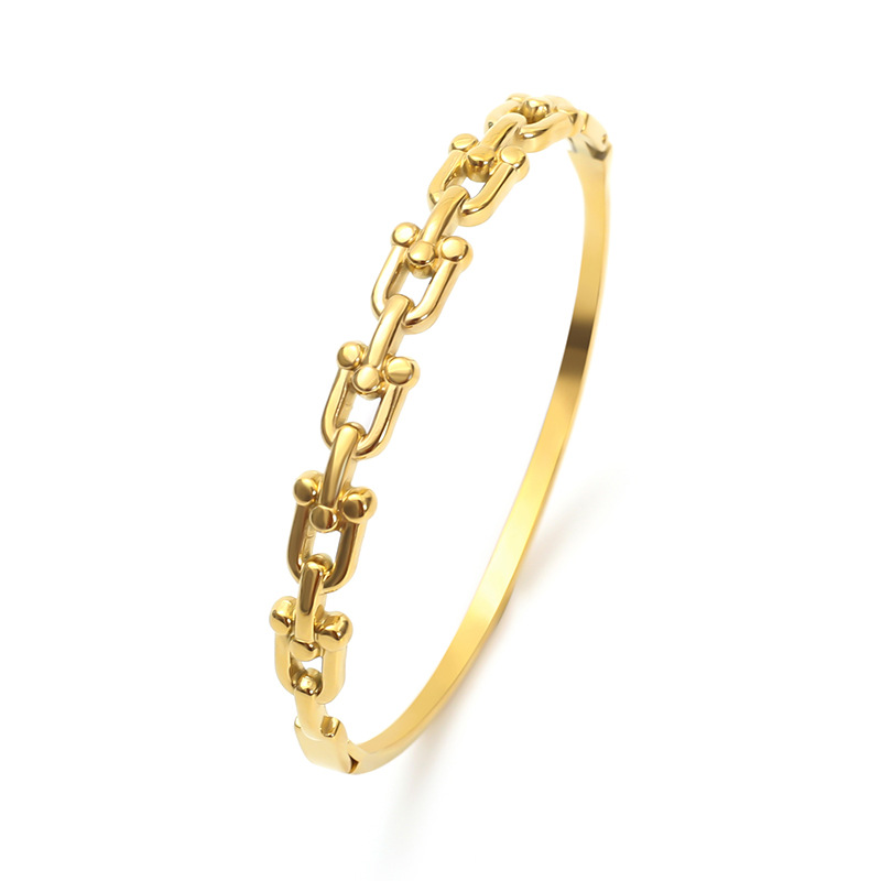 Horseshoe buckle bracelet