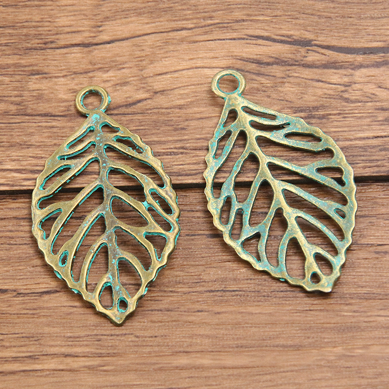 No. 9 leaves 27x49mm 2.6g