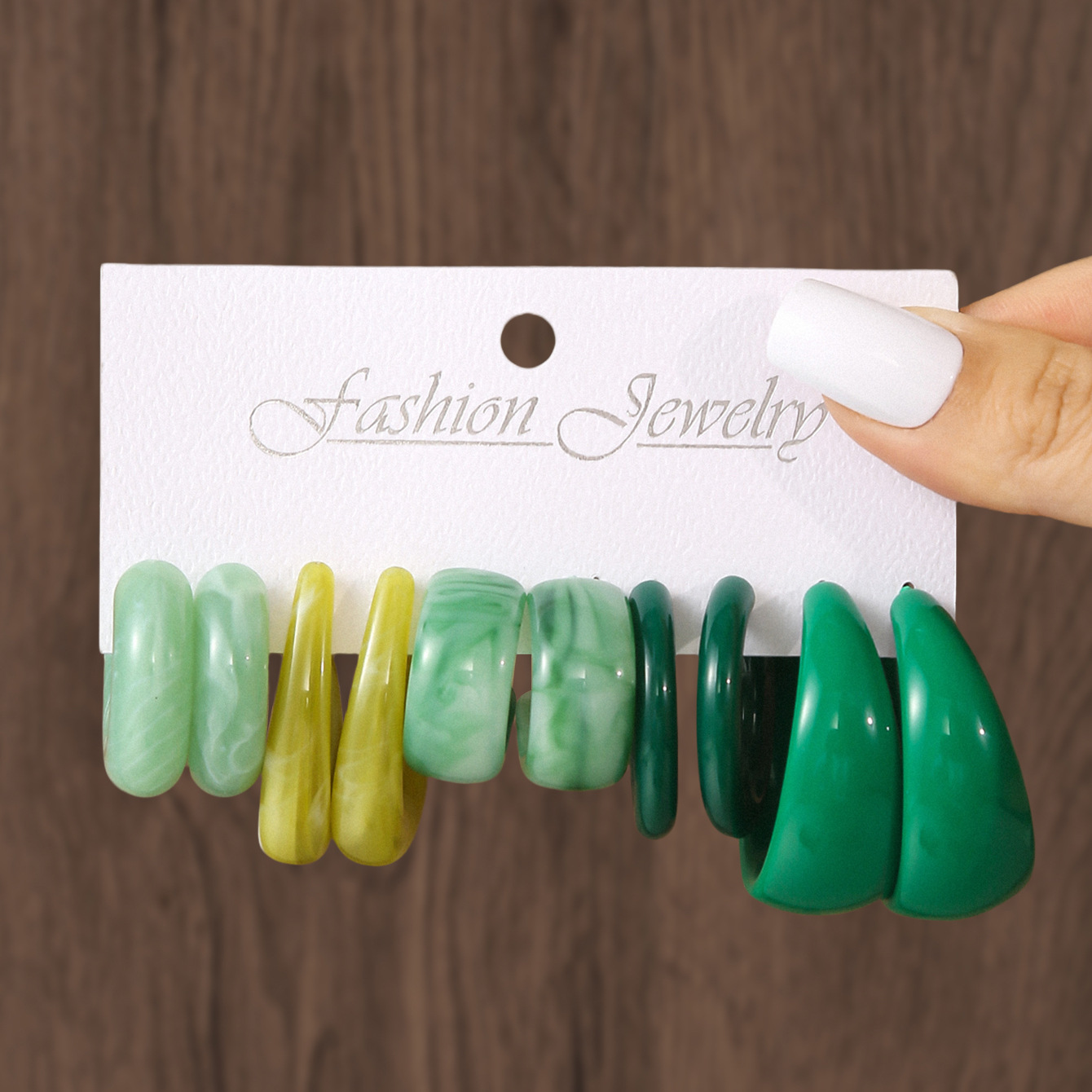 10 pieces—green color