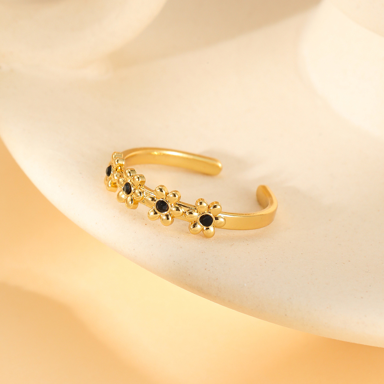 W1493 open ring with zircon 2