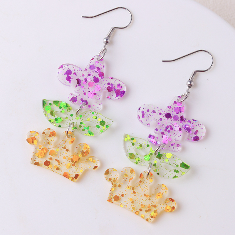 Three consecutive mask crown