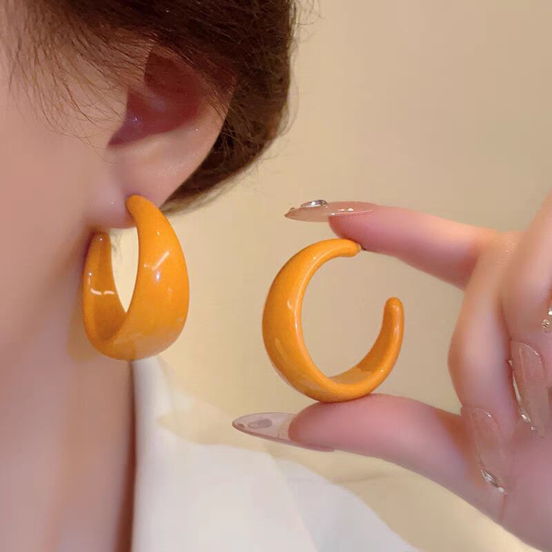 C circle orange