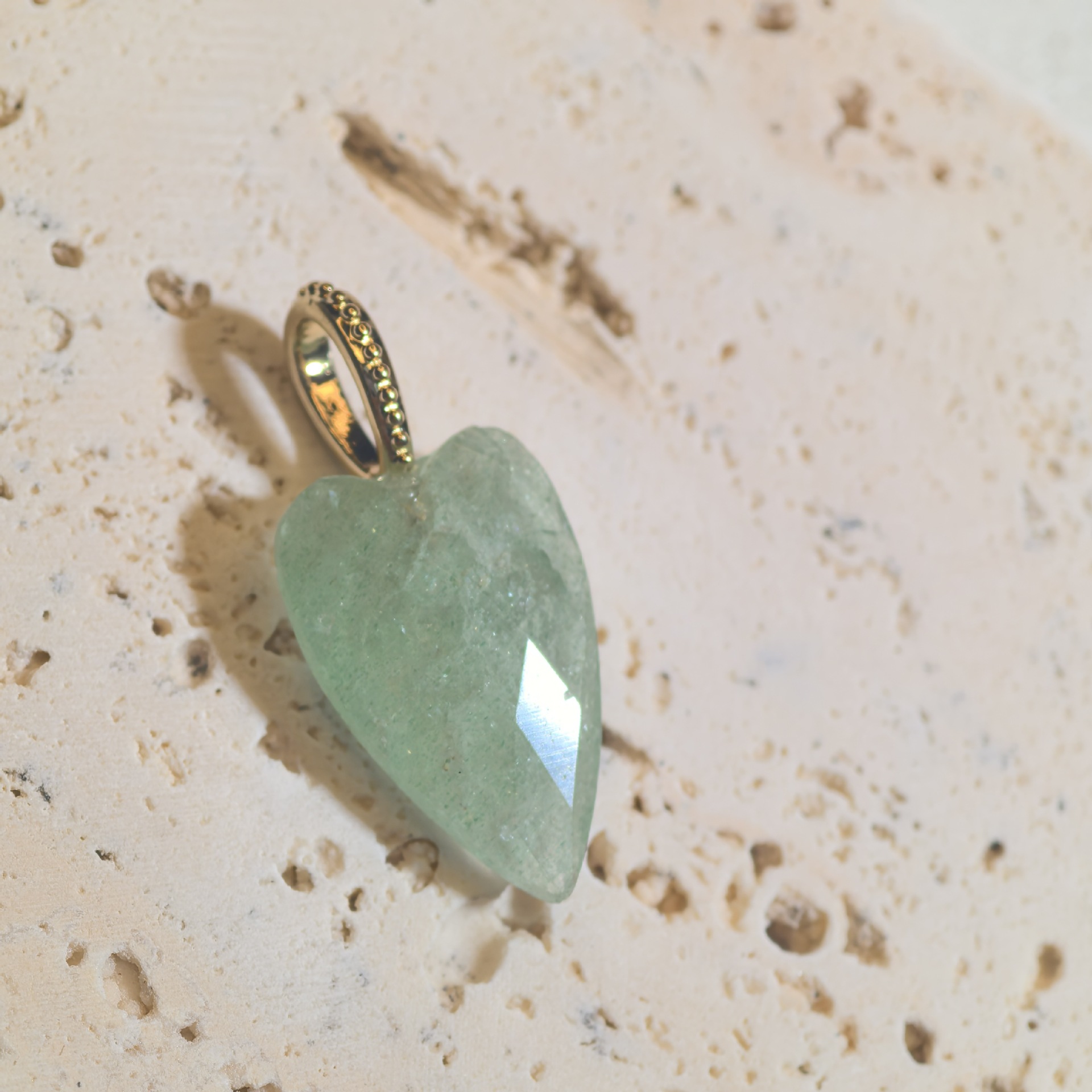 Green strawberry crystal