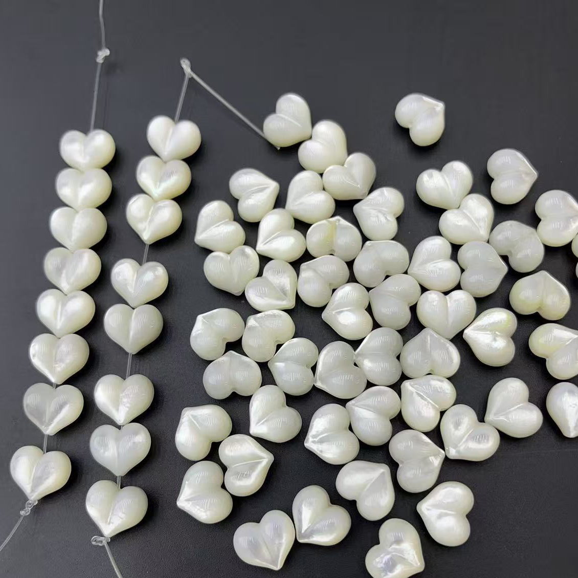 Белая раковина для губ