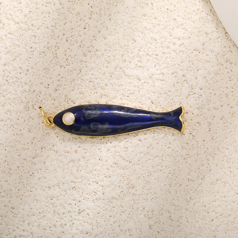 A1026 immovable dark blue fish