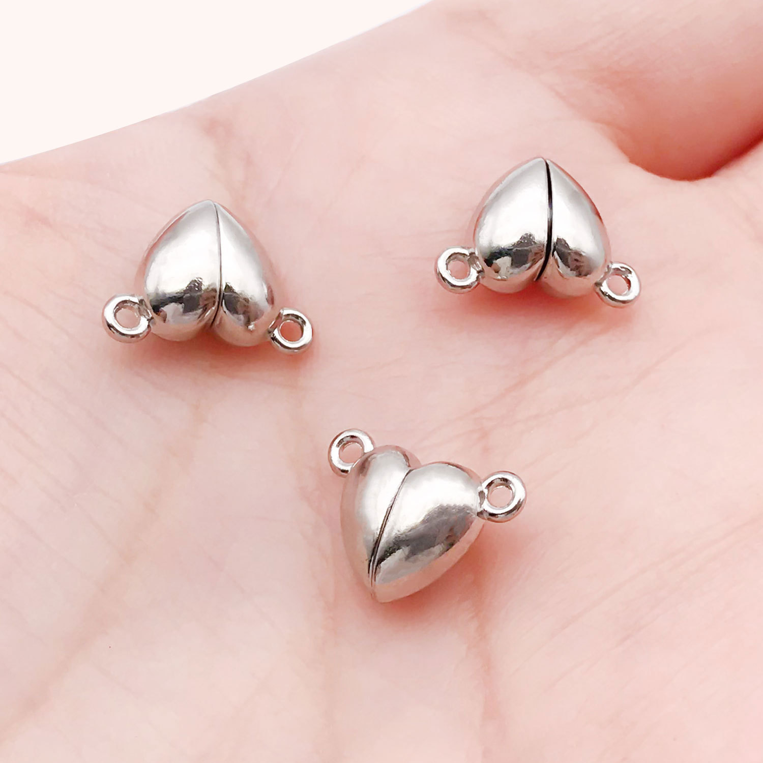 14697-small white k zinc alloy peach heart-shaped magnet buckle 12x5-1.3g