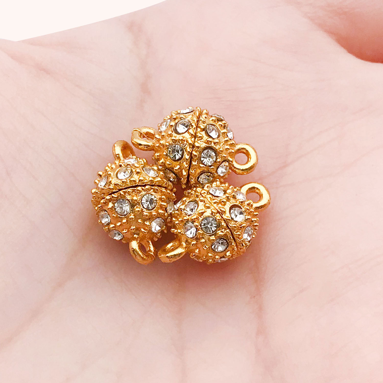 14698-golden zinc alloy spherical point diamond magnet buckle 13x8-2.3g