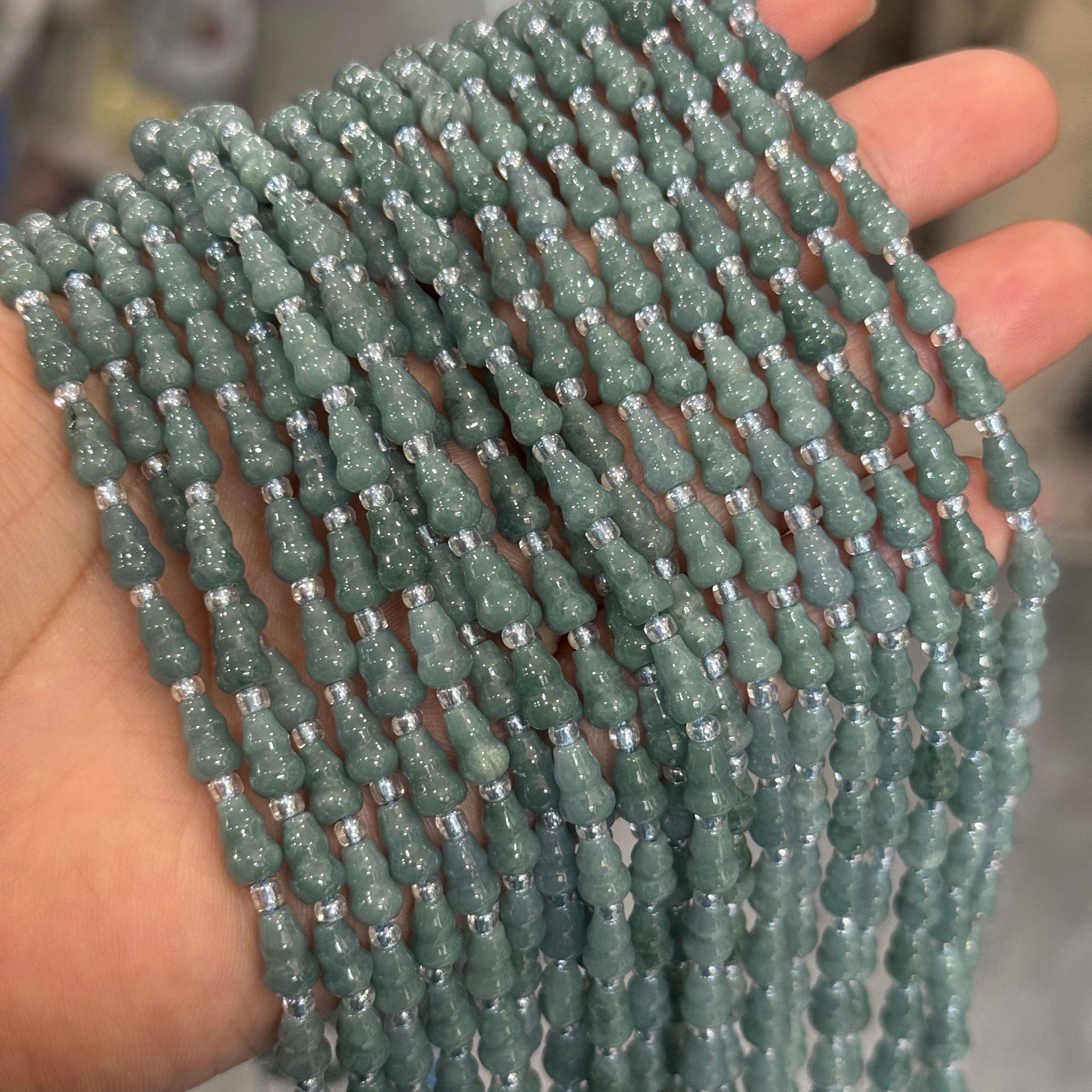 Light color gourd jade 5*7mm