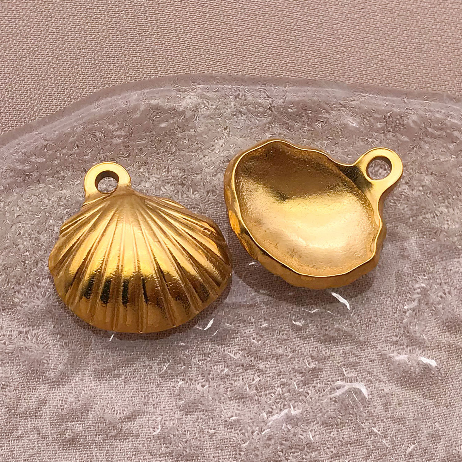 T2499-stainless steel single-sided shell-19x19x5mm aperture 2.4mm-3.5g