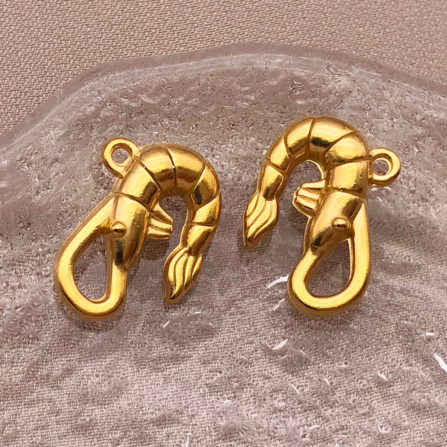 T2504-stainless steel solid crayfish-12x19x5mm aperture 1.5mm-5.4g