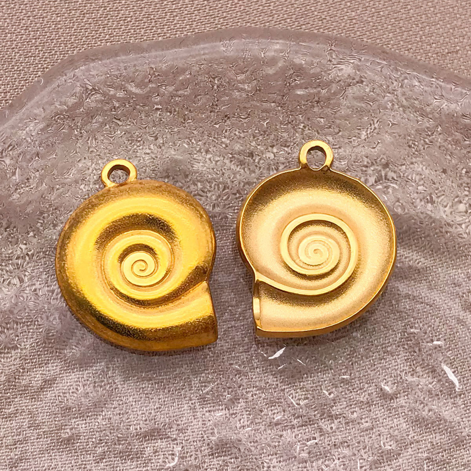 T2507-stainless steel single-sided small conch-14x18x2mm aperture 1.7mm-1.36g