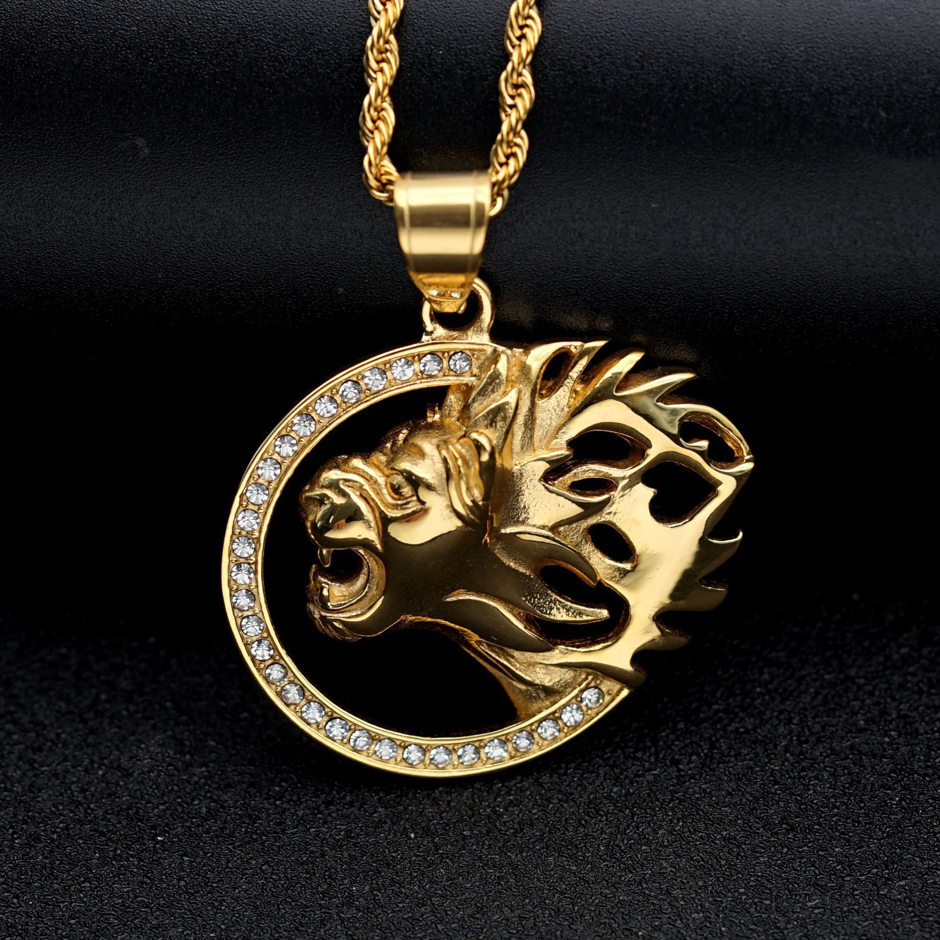 Gold [without chain]]